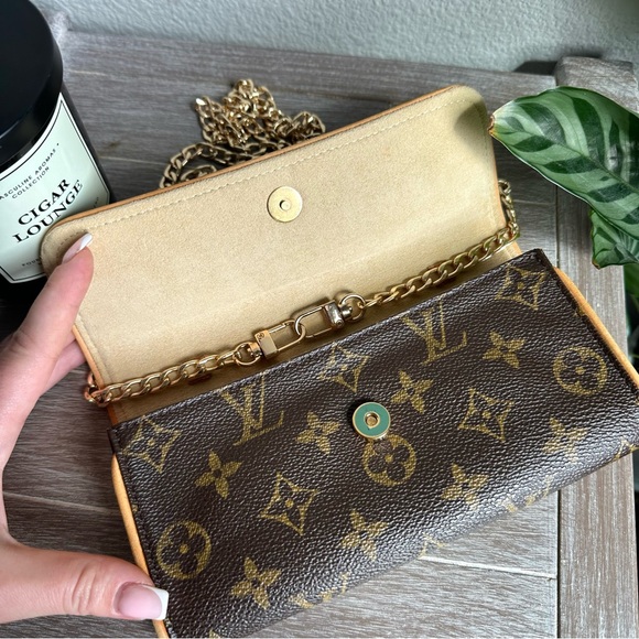 🌼 AUTHENTIC Louis Vuitton Pochette Twin PM
Crossbody 🌼 - Picture 9 of 12